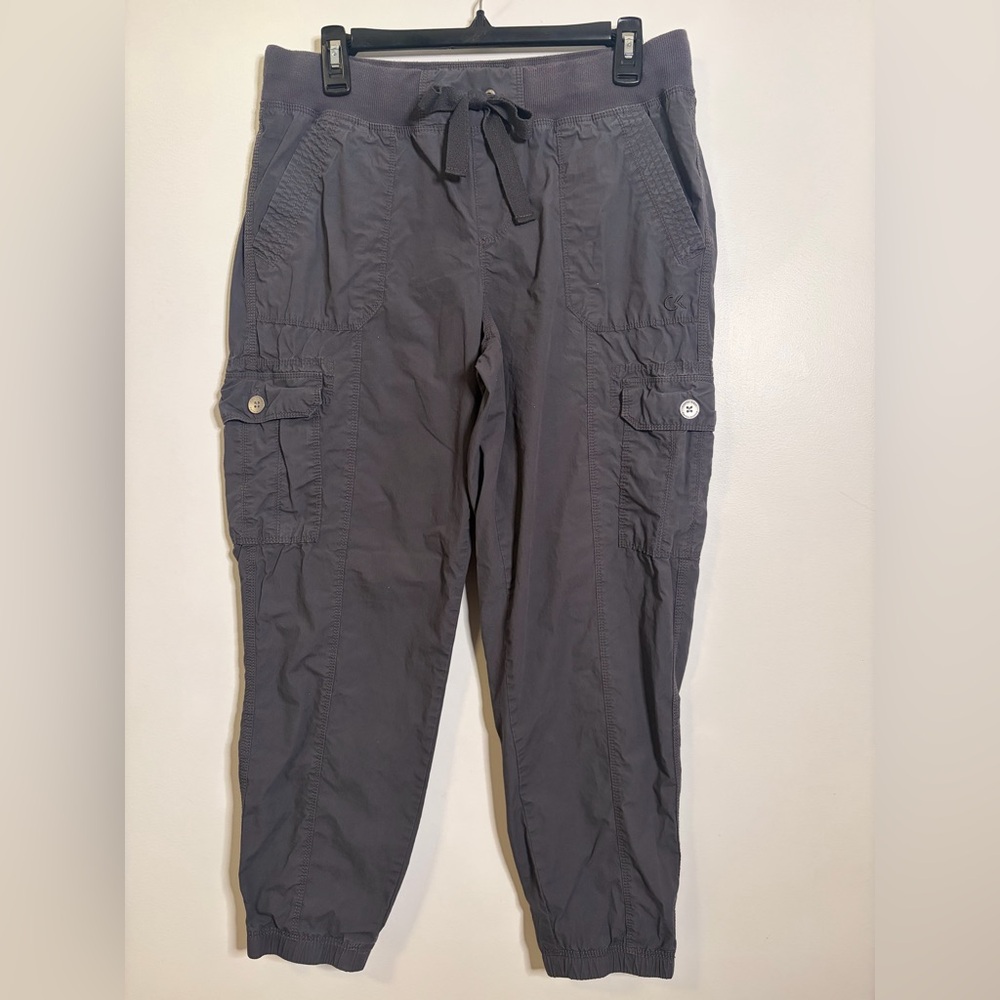 Women’s Size M Calvin Klein Performance Charcoal Capri Cargo Pants